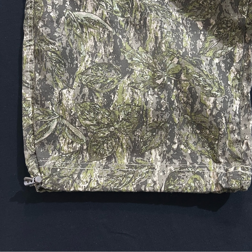 Almost Famous Green Camouflage Cargo Pants size 28 Waist Stretch - Picture 7 of 12